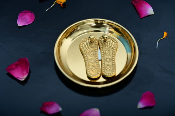 Maa Vindhyavasini Charan Paduka with Plate (Pure Gold)