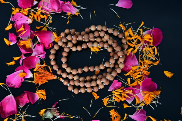 White-Chandan-Pujan-maala